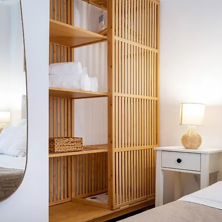 Ivory Apartment *